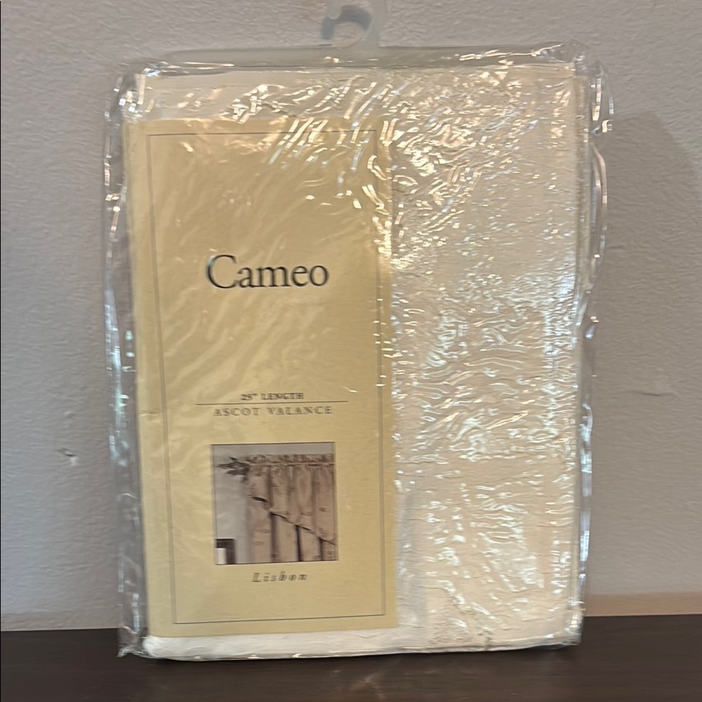🆕 NWT Cameo Ascot Valance, 40”W x 25”L, Lisbon, Multiple Available for Sale!